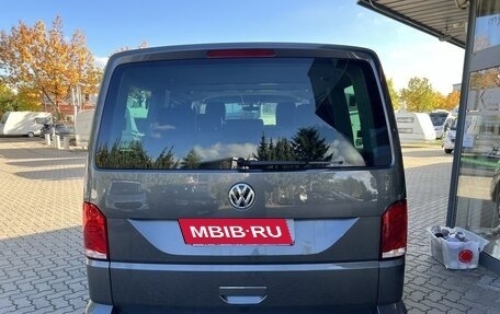 Volkswagen Multivan T6 рестайлинг, 2022 год, 7 800 000 рублей, 6 фотография