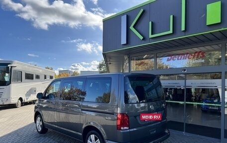 Volkswagen Multivan T6 рестайлинг, 2022 год, 7 800 000 рублей, 4 фотография