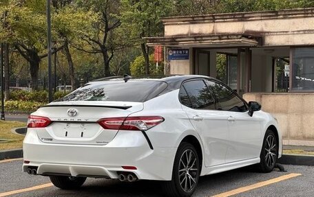 Toyota Camry, 2021 год, 3 200 000 рублей, 6 фотография