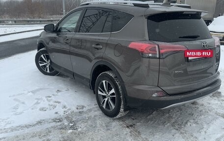 Toyota RAV4, 2018 год, 3 400 000 рублей, 3 фотография