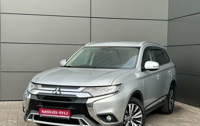 Mitsubishi Outlander III рестайлинг 3, 2019 год, 1 899 000 рублей, 1 фотография