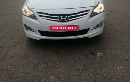 Hyundai Solaris II рестайлинг, 2015 год, 1 050 000 рублей, 4 фотография