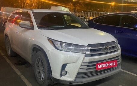 Toyota Highlander III, 2017 год, 3 698 000 рублей, 2 фотография