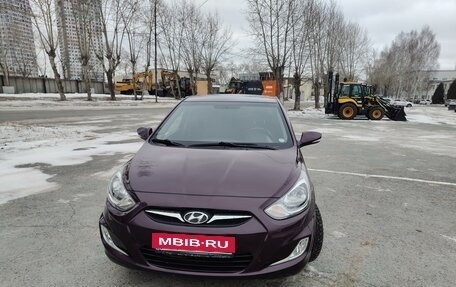 Hyundai Solaris II рестайлинг, 2011 год, 850 000 рублей, 2 фотография