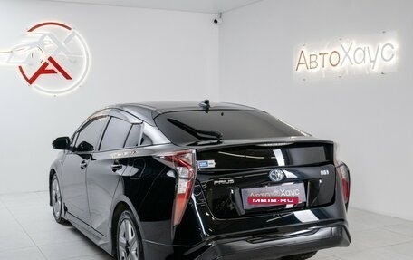 Toyota Prius IV XW50, 2017 год, 1 765 000 рублей, 4 фотография