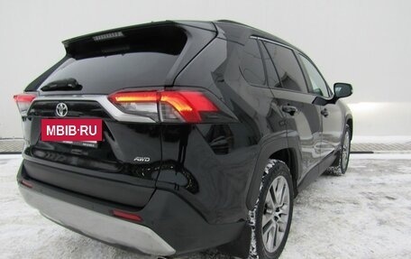 Toyota RAV4, 2021 год, 3 385 000 рублей, 8 фотография