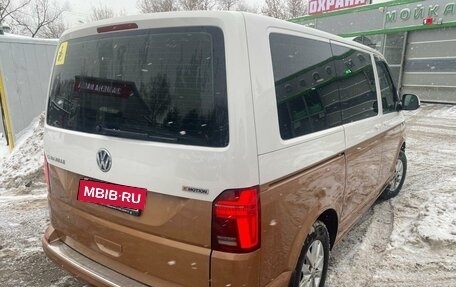 Volkswagen Caravelle T6 рестайлинг, 2021 год, 6 000 000 рублей, 4 фотография