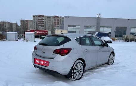 Opel Astra J, 2011 год, 620 000 рублей, 13 фотография