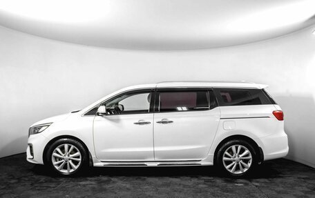 KIA Carnival III, 2018 год, 2 750 000 рублей, 8 фотография