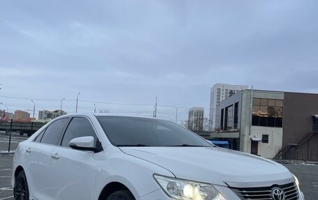 Toyota Camry, 2012 год, 1 750 000 рублей, 2 фотография