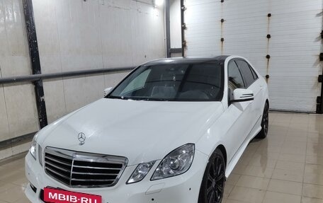 Mercedes-Benz E-Класс, 2010 год, 1 600 000 рублей, 2 фотография