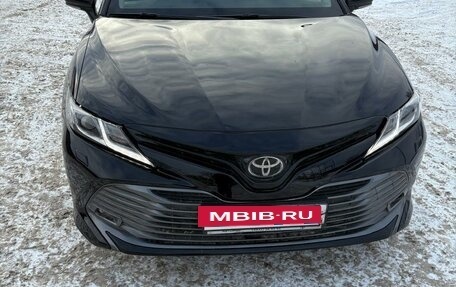 Toyota Camry, 2018 год, 2 700 000 рублей, 2 фотография