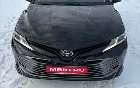 Toyota Camry, 2018 год, 2 700 000 рублей, 3 фотография