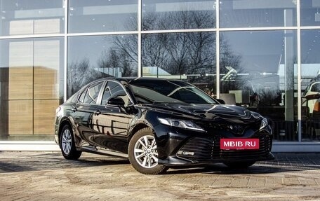 Toyota Camry, 2019 год, 3 194 600 рублей, 6 фотография