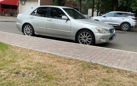 Lexus IS II рестайлинг 2, 2002 год, 650 000 рублей, 9 фотография