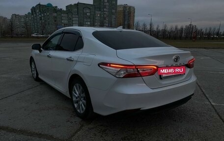 Toyota Camry, 2018 год, 2 730 000 рублей, 2 фотография