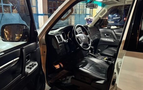 Mitsubishi Pajero IV, 2013 год, 2 249 700 рублей, 9 фотография