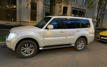 Mitsubishi Pajero IV, 2013 год, 2 249 700 рублей, 37 фотография