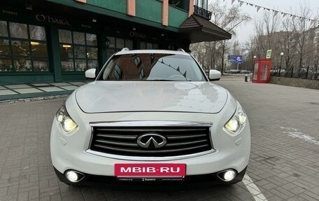 Infiniti FX II, 2012 год, 1 950 000 рублей, 3 фотография