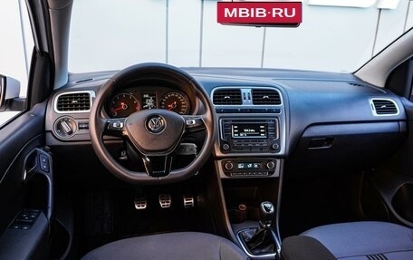 Volkswagen Polo VI (EU Market), 2016 год, 1 155 000 рублей, 6 фотография