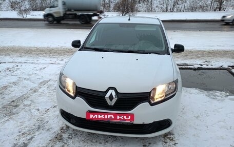 Renault Logan II, 2018 год, 910 000 рублей, 2 фотография