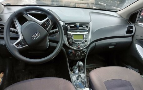 Hyundai Solaris II рестайлинг, 2012 год, 750 000 рублей, 12 фотография