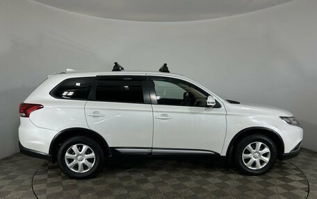 Mitsubishi Outlander III рестайлинг 3, 2019 год, 1 850 000 рублей, 4 фотография