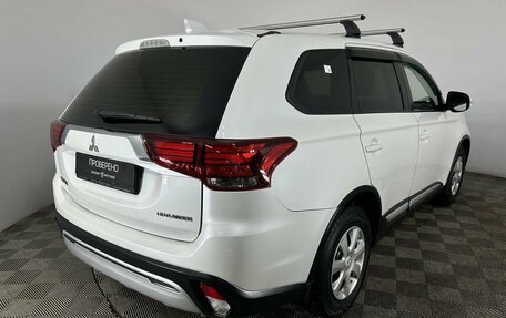 Mitsubishi Outlander III рестайлинг 3, 2019 год, 1 850 000 рублей, 6 фотография