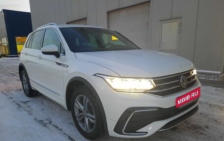 Volkswagen Tiguan II, 2021 год, 3 750 000 рублей, 3 фотография