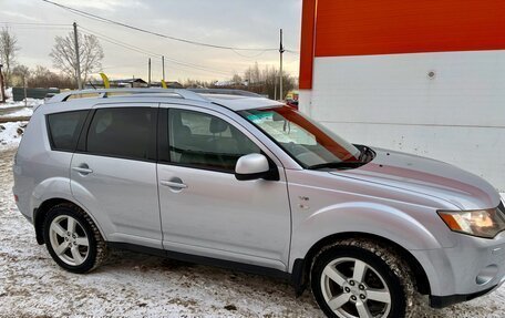 Mitsubishi Outlander III рестайлинг 3, 2007 год, 1 550 000 рублей, 4 фотография