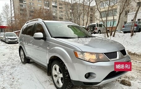 Mitsubishi Outlander III рестайлинг 3, 2007 год, 1 550 000 рублей, 13 фотография