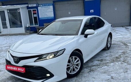 Toyota Camry, 2019 год, 2 150 000 рублей, 7 фотография