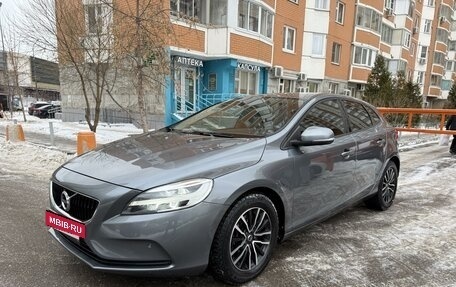 Volvo V40 II рестайлинг, 2018 год, 1 750 000 рублей, 9 фотография