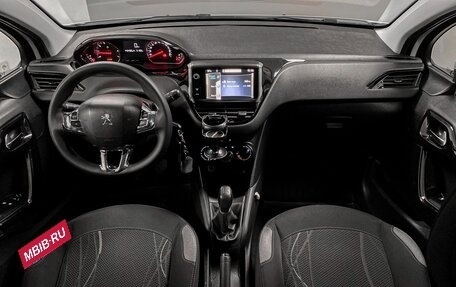 Peugeot 208 II, 2013 год, 685 000 рублей, 20 фотография