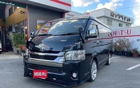 Toyota HiAce H200, 2021 год, 4 570 000 рублей, 2 фотография