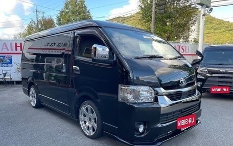 Toyota HiAce H200, 2021 год, 4 570 000 рублей, 3 фотография