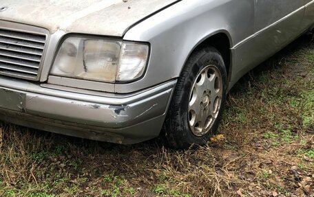 Mercedes-Benz E-Класс, 1994 год, 185 000 рублей, 1 фотография