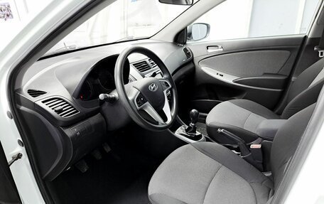 Hyundai Solaris II рестайлинг, 2013 год, 686 000 рублей, 16 фотография