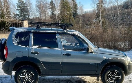 Chevrolet Niva I рестайлинг, 2011 год, 575 000 рублей, 3 фотография