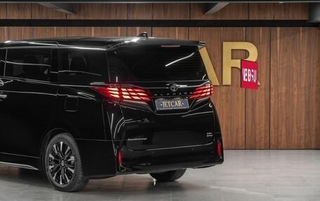 Toyota Alphard, 2023 год, 18 230 000 рублей, 9 фотография