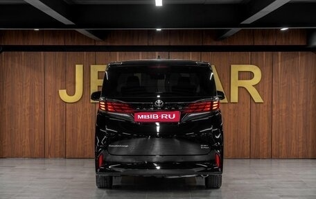 Toyota Alphard, 2023 год, 18 230 000 рублей, 7 фотография