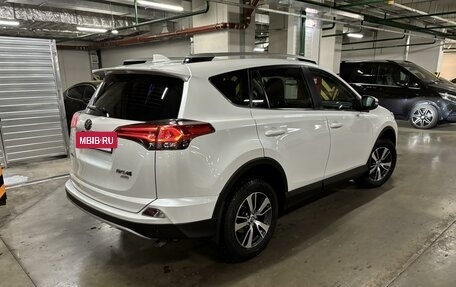 Toyota RAV4, 2018 год, 2 850 000 рублей, 5 фотография