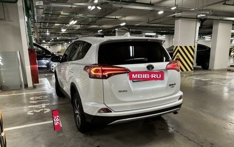 Toyota RAV4, 2018 год, 2 850 000 рублей, 4 фотография