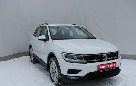 Volkswagen Tiguan II, 2019 год, 2 989 000 рублей, 3 фотография