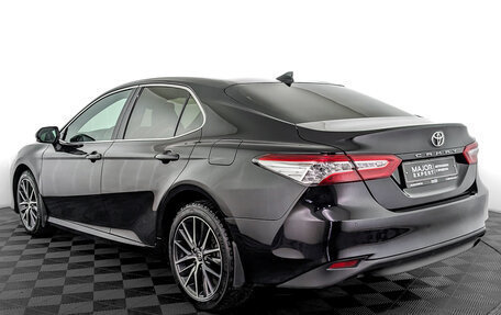 Toyota Camry, 2021 год, 3 350 000 рублей, 7 фотография