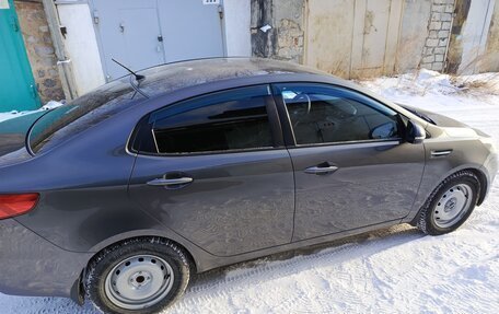 KIA Rio III рестайлинг, 2013 год, 980 000 рублей, 2 фотография