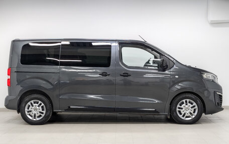 Peugeot Traveller I, 2022 год, 4 350 000 рублей, 4 фотография