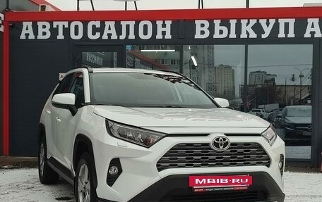 Toyota RAV4, 2020 год, 3 290 000 рублей, 7 фотография