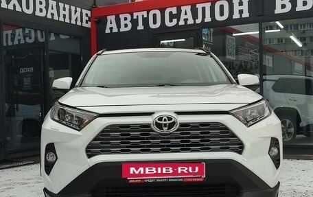 Toyota RAV4, 2020 год, 3 290 000 рублей, 3 фотография