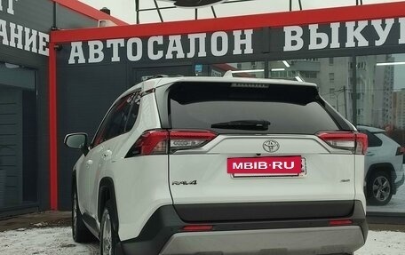 Toyota RAV4, 2020 год, 3 290 000 рублей, 13 фотография